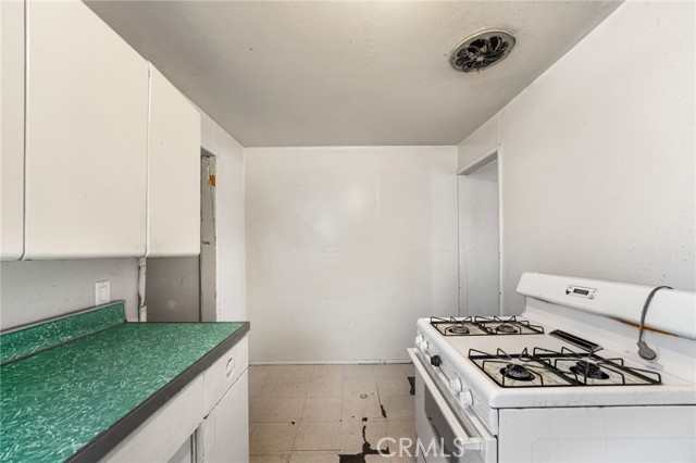 Detail Gallery Image 13 of 32 For 9804 Palmetto Ave, Fontana,  CA 92335 - 2 Beds | 1 Baths