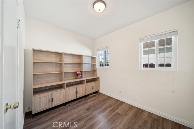 12218 Academy Way, Artesia CA: https://media.crmls.org/medias/77d556a3-80ed-460b-9ed1-747f1e56e1a8.jpg