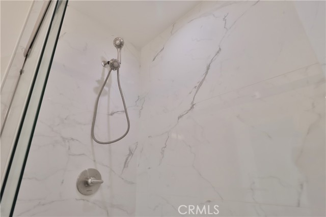 22133 1/2 Victory Boulevard, Canoga Park CA: https://media.crmls.org/medias/77d56d20-2ae0-4626-9347-d11171406488.jpg