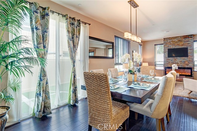 Detail Gallery Image 4 of 31 For 12001 Rock Creek Ct, Hawthorne,  CA 90250 - 4 Beds | 3 Baths