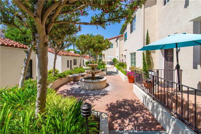 Detail Gallery Image 5 of 28 For 372 S Marengo Ave #108,  Pasadena,  CA 91101 - 3 Beds | 3 Baths