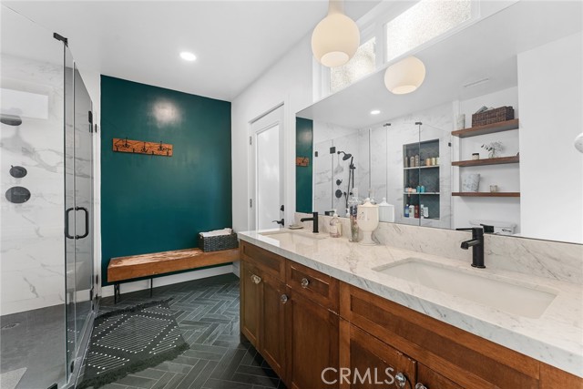 Detail Gallery Image 29 of 56 For 4835 Almidor Ave, Woodland Hills,  CA 91364 - 5 Beds | 3 Baths