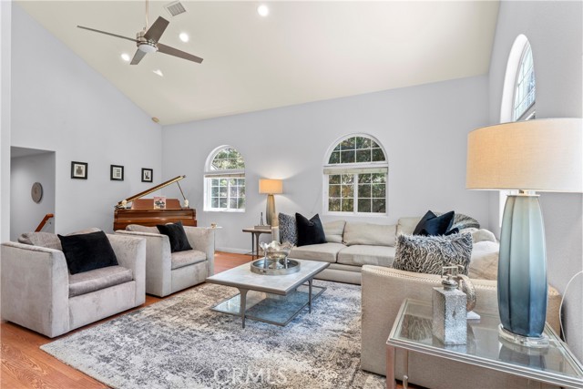 Detail Gallery Image 17 of 55 For 27312 Little Bear Rd, Lake Arrowhead,  CA 92391 - 4 Beds | 4/1 Baths