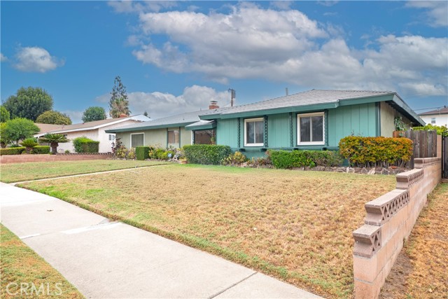 2996 Gladstone Street, Pomona CA: https://media.crmls.org/medias/77d7a91d-39f2-4107-a29c-c817e7211088.jpg