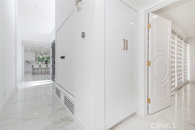 12410 Mclennan Avenue, Granada Hills CA: https://media.crmls.org/medias/77d7c772-ad5e-4885-b769-5ef92d34c5ad.jpg