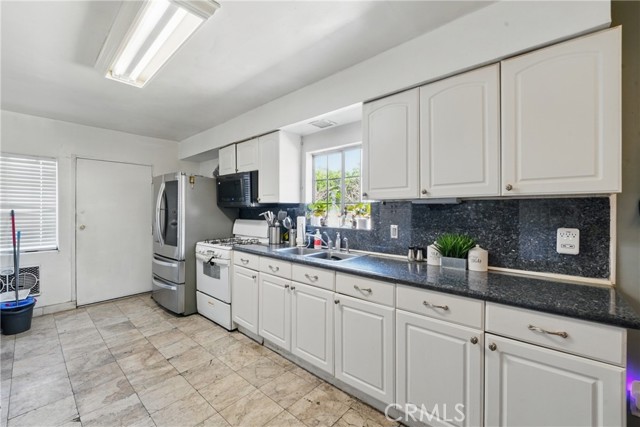 Image 8 of 30 For 12737 Cometa Avenue