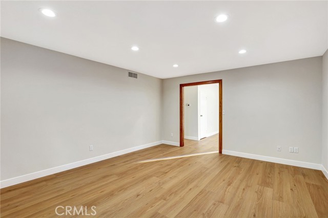 10938 Remmet Avenue, Chatsworth CA: https://media.crmls.org/medias/77d94022-e12e-485c-8b0b-c8ccb2e2d4b0.jpg