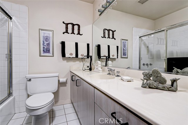 Detail Gallery Image 30 of 32 For 511 N Irena Ave #B,  Redondo Beach,  CA 90277 - 4 Beds | 3/1 Baths