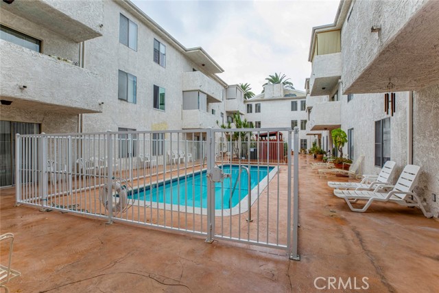 1422 Rock Glen Avenue, Glendale CA: https://media.crmls.org/medias/77db36d9-eae7-4bfd-9e44-56f940ec3b13.jpg