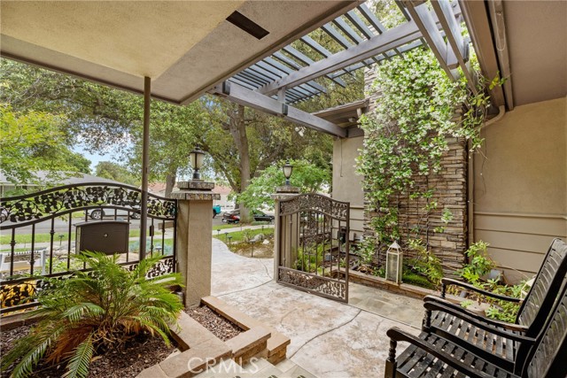 Detail Gallery Image 2 of 21 For 1271 N Tulare Way, Upland,  CA 91786 - 4 Beds | 3 Baths