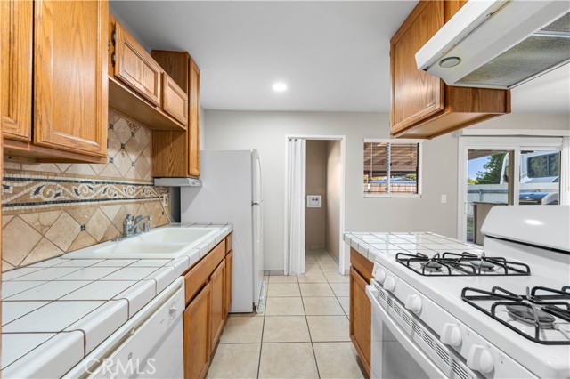 Detail Gallery Image 19 of 55 For 1030 Ventura Ave, Simi Valley,  CA 93065 - 3 Beds | 2 Baths