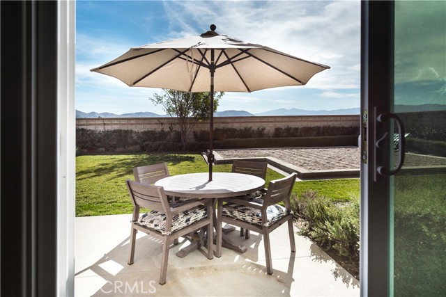 Detail Gallery Image 22 of 25 For 11829 Confluence Dr, Jurupa Valley,  CA 91752 - 5 Beds | 3 Baths