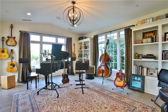 Detail Gallery Image 15 of 75 For 4244 via Padova, Claremont,  CA 91711 - 4 Beds | 5 Baths