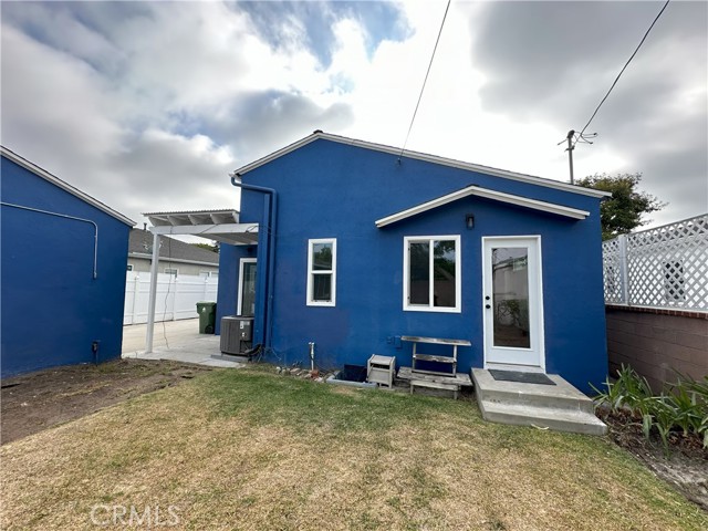 8460 Truxton Avenue, Los Angeles CA: https://media.crmls.org/medias/77dc823d-c8a5-4abb-8fc6-fb460323d4b2.jpg