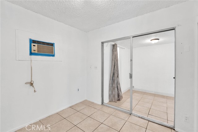 470 E Home Street, Long Beach CA: https://media.crmls.org/medias/77dc8479-cfcb-4fc2-8f48-3cd068c7ab30.jpg