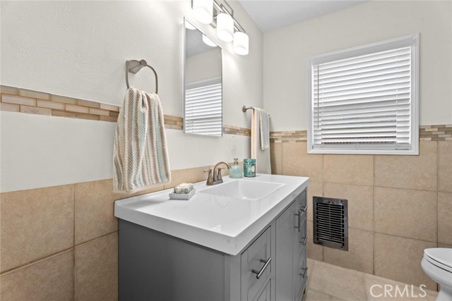16423 Woodruff Avenue, Bellflower CA: https://media.crmls.org/medias/77dc8f7e-7bbb-4bbf-ab62-de75c2a999da.jpg
