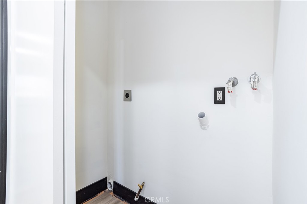 https://media.crmls.org/medias/77dcae41-80bf-42b3-bf7b-899bfa490943.jpg?preset=X-Large