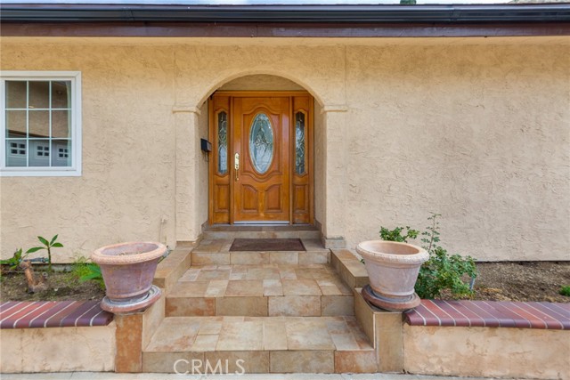 10165 Sully Drive, Sun Valley CA: https://media.crmls.org/medias/77dd2f25-36f5-4942-8231-e7b23fd3c327.jpg