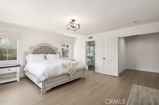 37 Pheasant Creek, Irvine CA: https://media.crmls.org/medias/77ddfc3f-c69b-43d8-b12c-fc942e6c7ec4.jpg