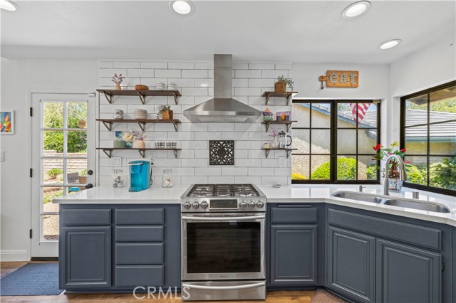 26175 Montolla Lane, Valencia CA: https://media.crmls.org/medias/77de86da-4398-41ce-9f3e-aa6101fbb18e.jpg