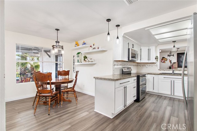 Detail Gallery Image 24 of 57 For 22751 Running Rabbit Ct, Canyon Lake,  CA 92587 - 3 Beds | 2 Baths