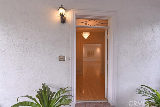 Detail Gallery Image 4 of 35 For 9936 Durant Dr #C,  Beverly Hills,  CA 90212 - 2 Beds | 1/1 Baths