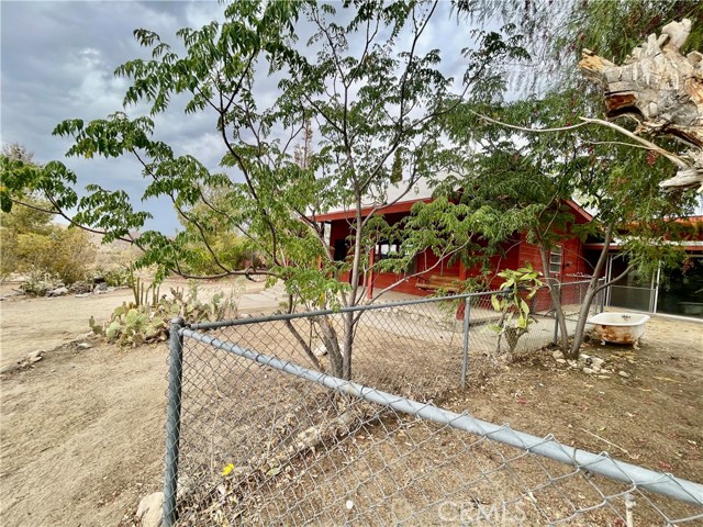 Detail Gallery Image 5 of 24 For 9260 Lanning Ln, Morongo Valley,  CA 92256 - 2 Beds | 1 Baths