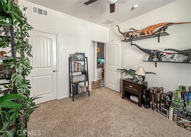 26707 Lexington Lane, Saugus CA: https://media.crmls.org/medias/77e00e3e-7a08-40fc-8e54-0194d31fca50.jpg