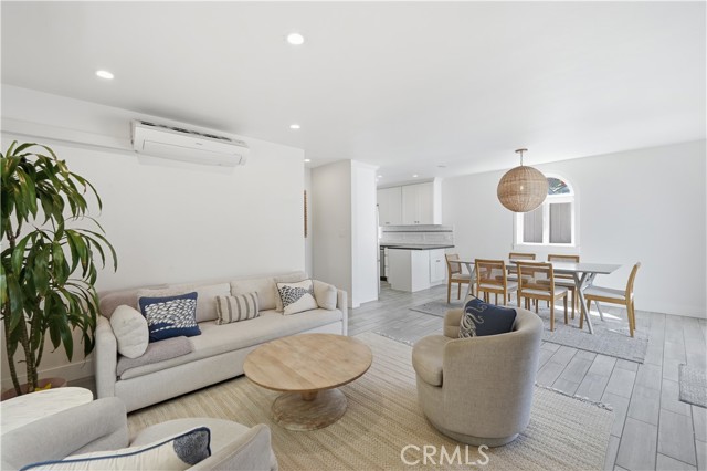 Detail Gallery Image 5 of 38 For 130 Cordova Walk, Long Beach,  CA 90803 - 2 Beds | 2/1 Baths