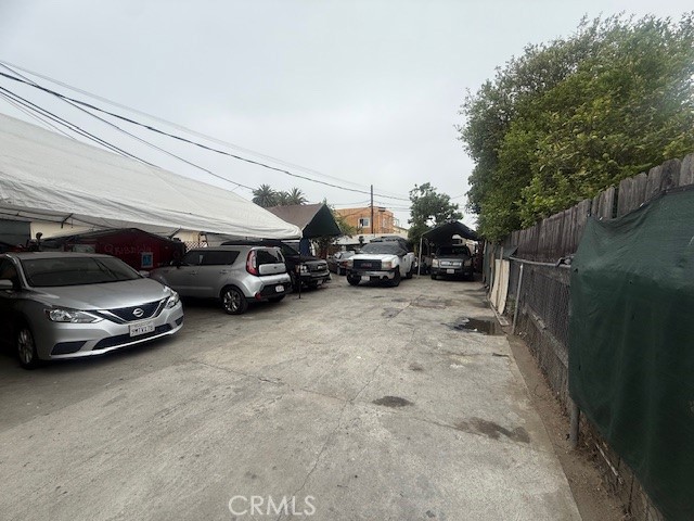 815 E 111th Place, Los Angeles CA: https://media.crmls.org/medias/77e06e58-750a-414c-a64c-38372318f7ad.jpg