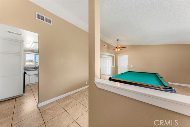 14317 Jicarilla Road, Apple Valley CA: https://media.crmls.org/medias/77e178de-053f-41ec-b3b7-9b6ac9e9c239.jpg