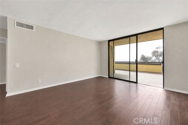 Detail Gallery Image 6 of 38 For 4040 via Marisol #120,  Highland Park,  CA 90042 - 2 Beds | 2 Baths