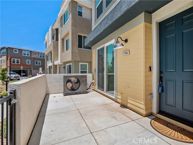 Detail Gallery Image 3 of 41 For 27148 Valley Oak Pl, Valencia,  CA 91381 - 4 Beds | 4 Baths