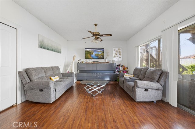 Detail Gallery Image 13 of 54 For 5361 Karling Pl, Palmdale,  CA 93552 - 4 Beds | 3 Baths