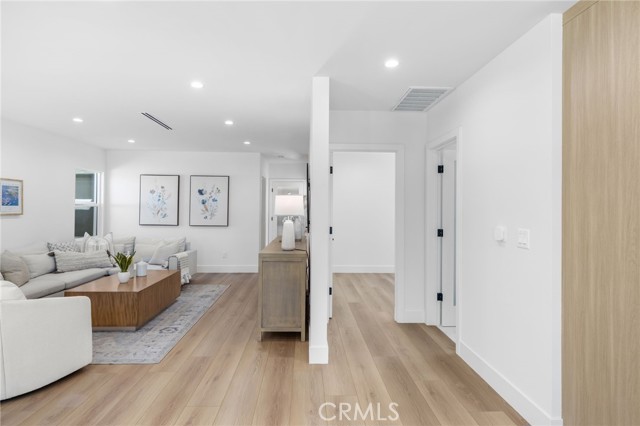 Detail Gallery Image 25 of 69 For 1504 N California, Burbank,  CA 91505 - – Beds | – Baths