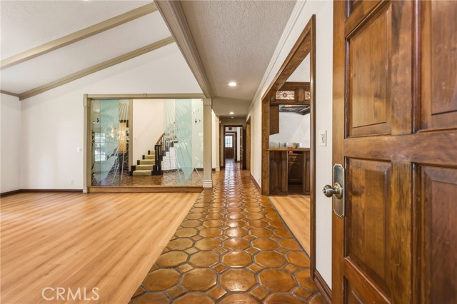 22231 Romar Street photo 9