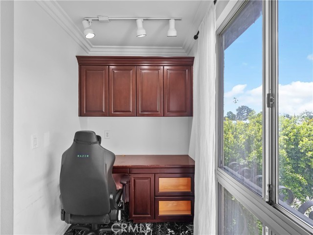 12720 Burbank Boulevard, Valley Village CA: https://media.crmls.org/medias/77e380f5-d7d3-48f0-af47-fe1603862ba9.jpg