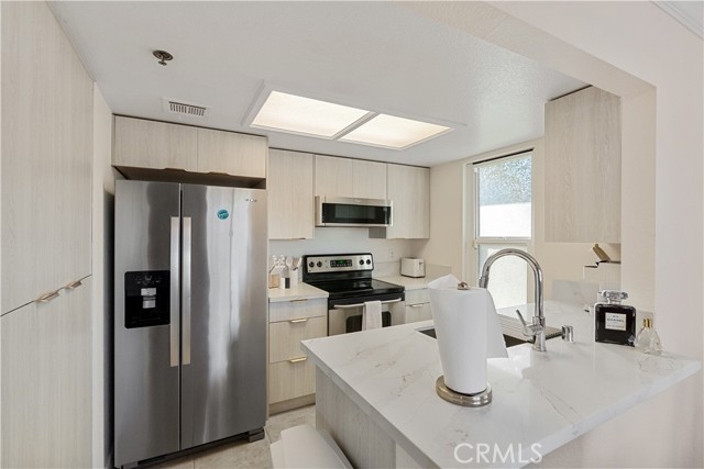 43376 Cook Street, Palm Desert CA: https://media.crmls.org/medias/77e463cc-e6b8-45c6-89c5-badf52dcf2ec.jpg
