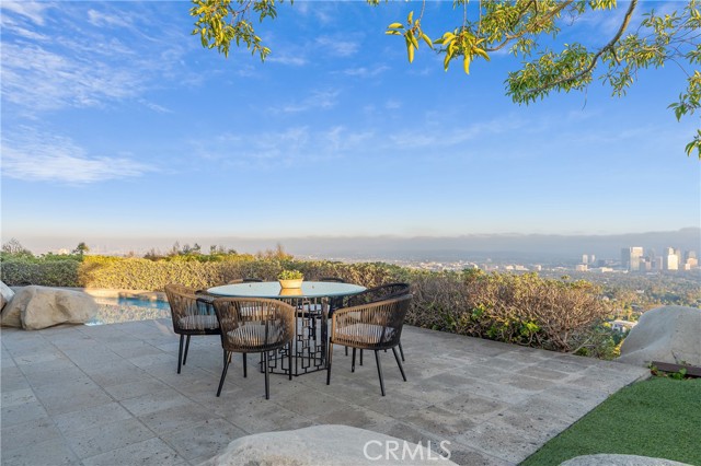 Detail Gallery Image 26 of 28 For 1436 Summitridge Dr, Beverly Hills,  CA 90210 - 4 Beds | 5/1 Baths