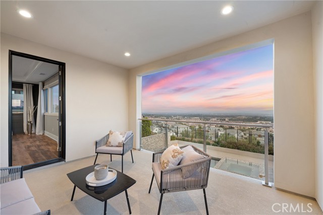 20436 W Liverpool Way, Porter Ranch CA: https://media.crmls.org/medias/77e4ce25-31fe-4619-8780-6c125799f9a6.jpg