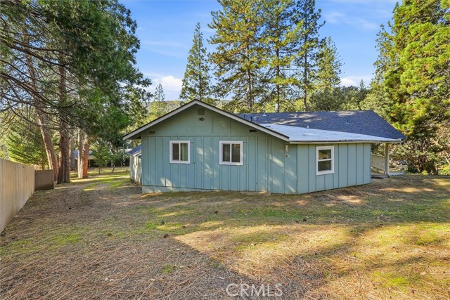 50740 Chu Ranch Road, Oakhurst CA: https://media.crmls.org/medias/77e50095-94a9-43be-b70e-c566e1cc2780.jpg