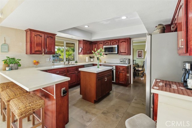 Detail Gallery Image 10 of 38 For 30249 Point Marina Dr, Canyon Lake,  CA 92587 - 3 Beds | 2/1 Baths