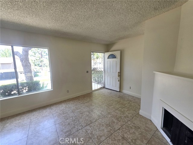 Detail Gallery Image 9 of 38 For 26938 via Terraza, Saugus,  CA 91350 - 3 Beds | 3 Baths