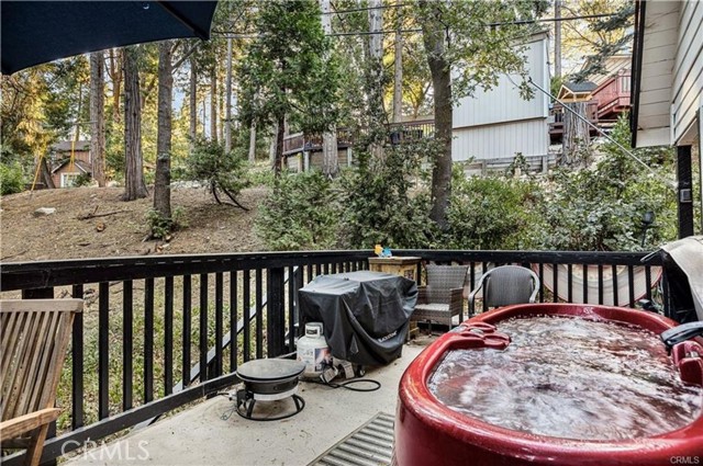 25576 Hi Lane, Twin Peaks CA: https://media.crmls.org/medias/77e5e6f2-de1f-4055-a298-6abfc9ca0fa4.jpg