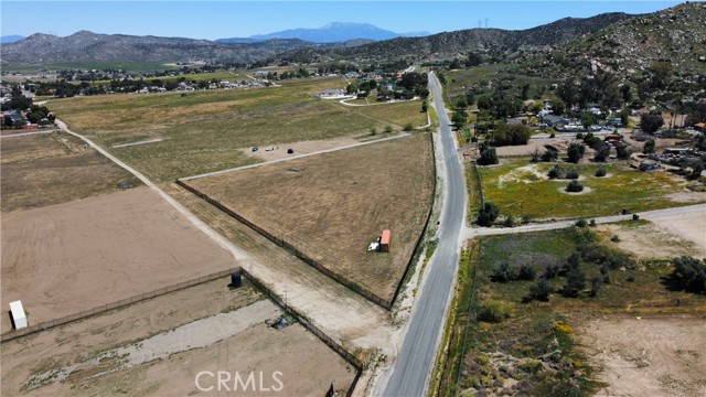 1 Corso Alto Avenue, Nuevo CA: https://media.crmls.org/medias/77e66a99-defa-4013-835b-999339231209.jpg