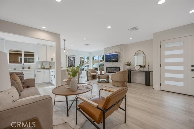 Detail Gallery Image 9 of 43 For 21140 Winterset Dr, Saugus,  CA 91350 - 4 Beds | 2 Baths