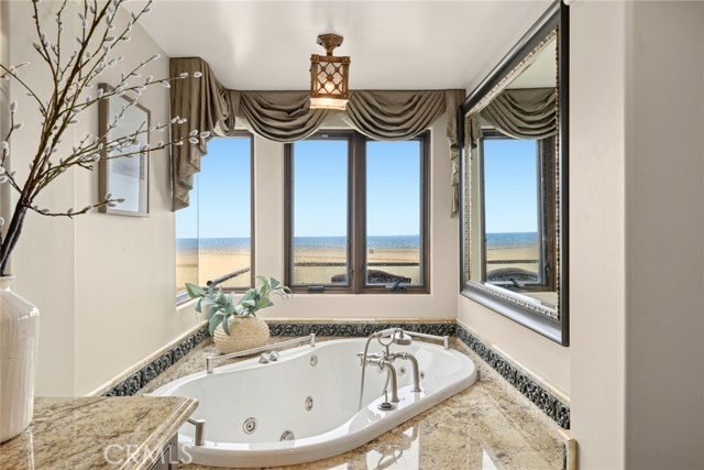 Detail Gallery Image 16 of 32 For 1414 W Oceanfront, Newport Beach,  CA 92661 - 4 Beds | 5 Baths