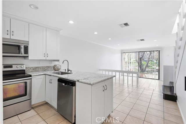 Detail Gallery Image 18 of 32 For 252 Pinview, Irvine,  CA 92620 - 2 Beds | 2 Baths