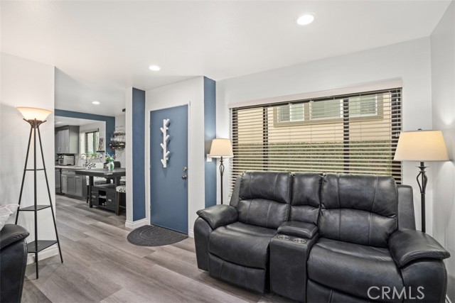 Detail Gallery Image 8 of 14 For 285 S S. Sierra Madre Blvd a,  Pasadena,  CA 91107 - 2 Beds | 2 Baths