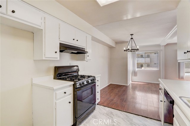 Detail Gallery Image 22 of 36 For 5250 Zelzah Ave 7a,  Encino,  CA 91316 - 1 Beds | 1 Baths